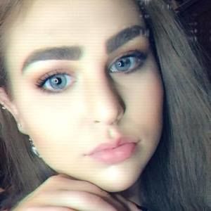 Meet your Posher, Emiline